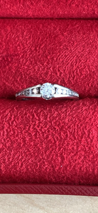 Canadian diamond 14k ring