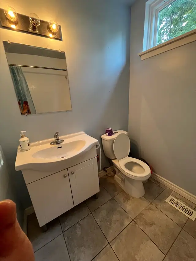 Room rent female tenant | Room Rentals & Roommates | Mississauga / Peel ...