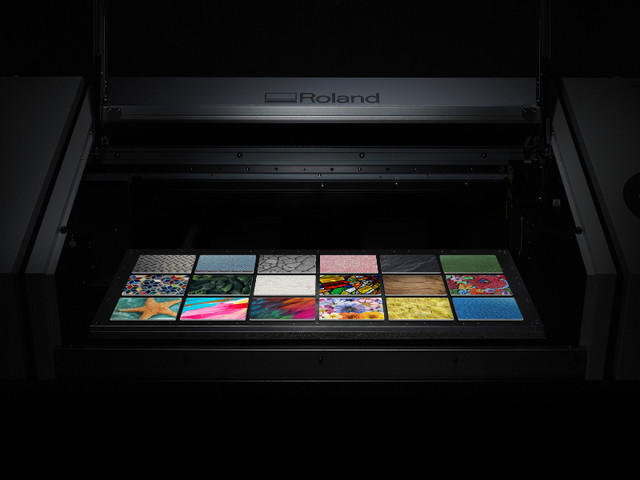 Roland VersaUV LEF2-300D Benchtop UV Printer dans Imprimantes, Scanneurs  à Ville de Toronto - Image 3