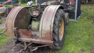 Nothing wrong with this Tractor, tires are in good condition, I don't know the exact year, I believe...
