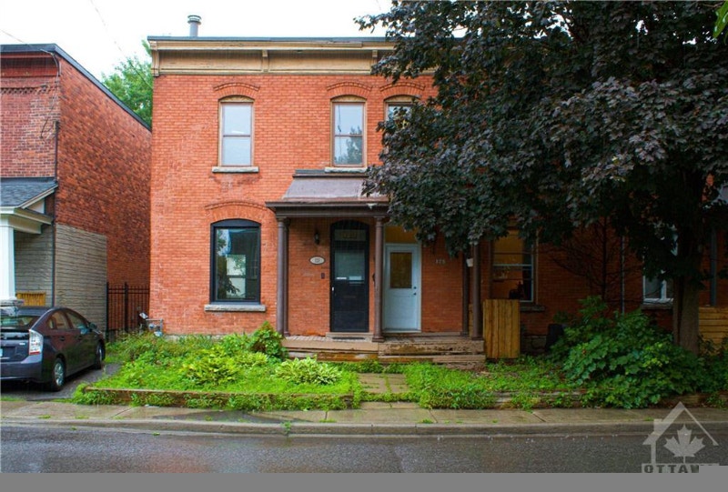 2 Bedrooms house for rent in Sandy Hill available in September Long