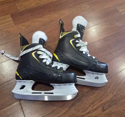 VIC hockey hx 03 skates size 3 jr, View more