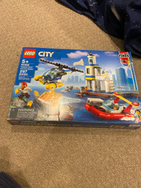 Lego city Seaside police and fire mansion NO RED BOAT INCLUDED 