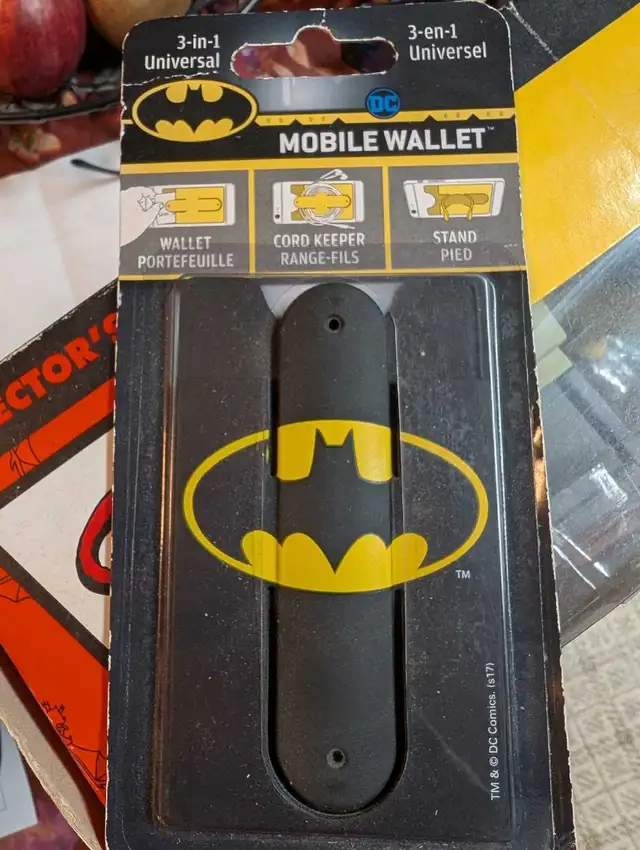 Batman mobile wallet  in Cell Phone Accessories in Thunder Bay - Image 2