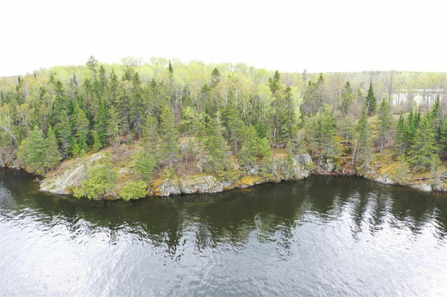 Lot 3 Big Narrows - 2.47 Acres, 240 feet of Frontage! in Land for Sale in Kenora - Image 3