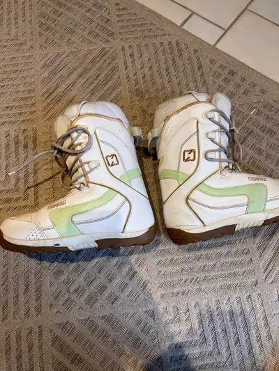 Size 7 Women's Morrow Snowboard Boots, View more