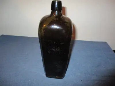 VINTAGE GREEN GIN BOTTLE-J C NO. 176-EARLY 1900'S-COLLECTIBLE!, View more