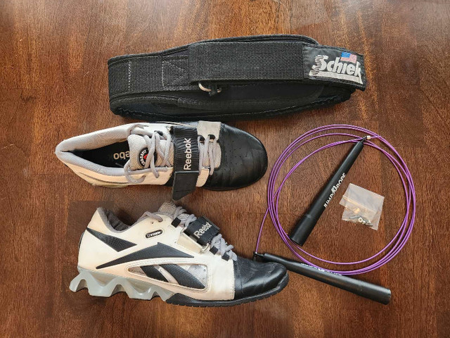 Lifting shoes women's size 7, belt size small, speed rope in Other in Belleville