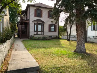 Older, clean 2 bedroom suite available in the Queen Alexandra/Strathcona area. The main floor suite...