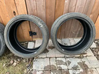 Hankook Ventus S1 evo3 Tires – Like New Size: 235/35R19 Tread depth: 8/32” (approx. 85–90% remaining...
