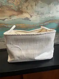 Storage basket 