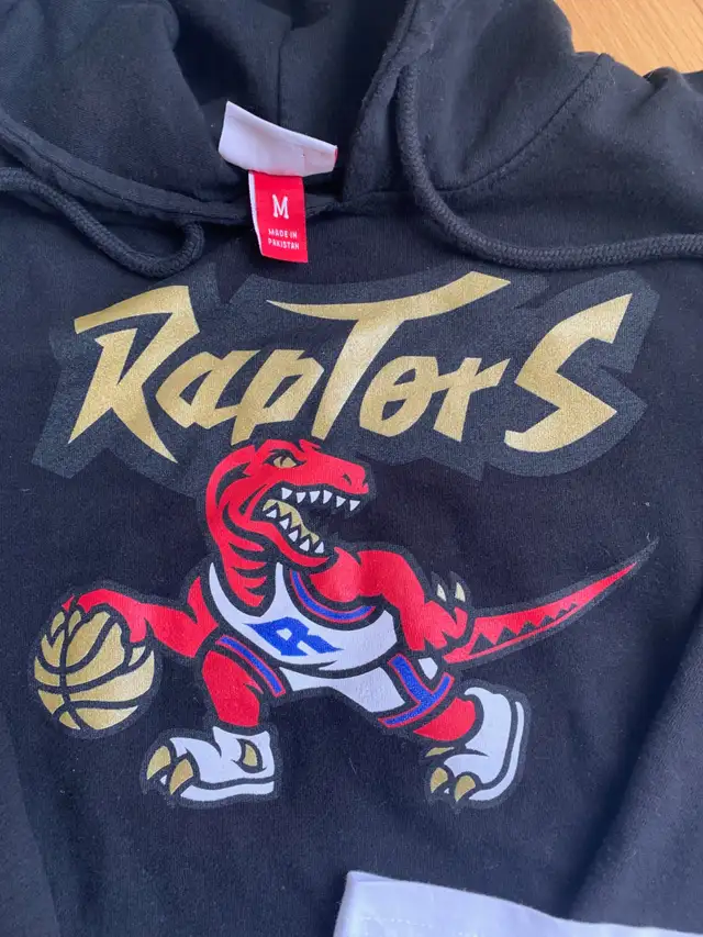 NBA Toronto Raptors hoodie and t-shirt (Mitchell and Ness) in Men's in Markham / York Region - Image 6