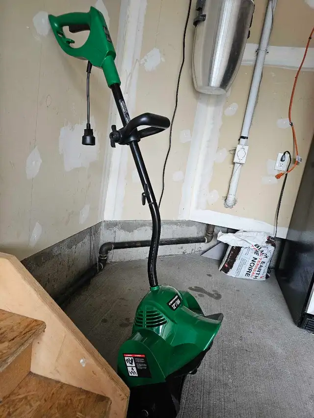 Earthwise Snow Shovel in Snowblowers in Ottawa - Image 3