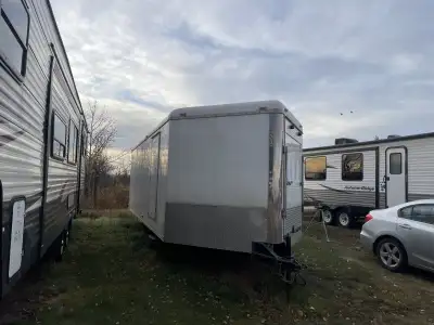 2010 4 place snow bird Factory Outlet Trailer, in very good condition, trailer has very minimal use...