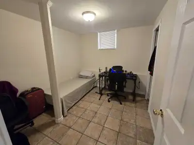 Lease takeover available for a private bedroom at Inglis St, South End Halifax, conveniently located...