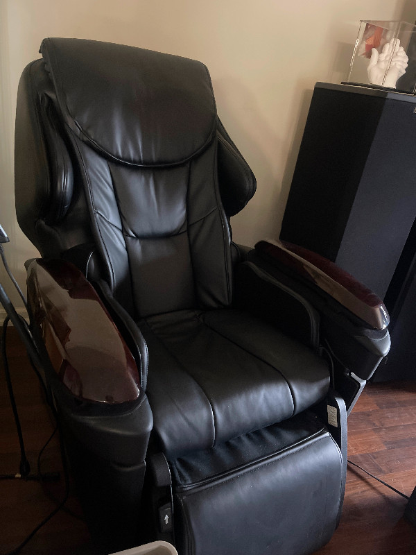 Panasonic Massage Chair in Chairs & Recliners in Cowichan Valley / Duncan