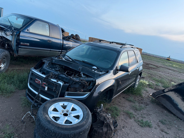 2014 GMC Acadia in Cars & Trucks in Medicine Hat