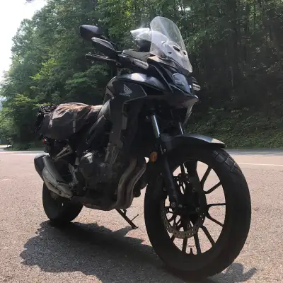 one owner with 15000km. includes OE wind blocker and center stand, and Rally Raid side+rear rack. gr...