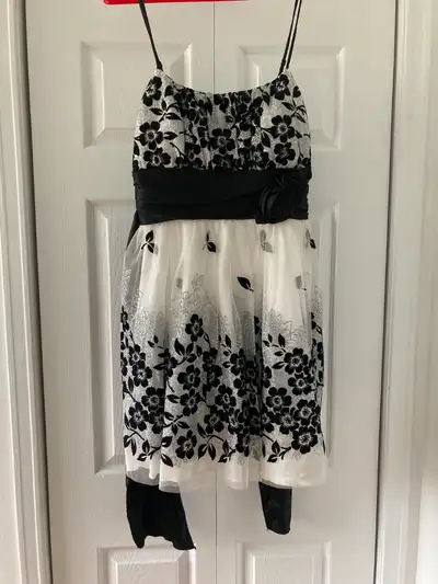 robe de bal ou de soirée, View more