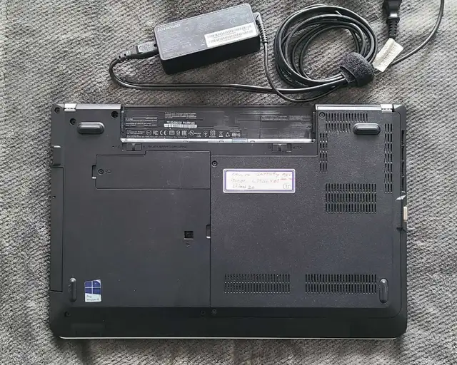 Laptop Lenovo ThinkPad 15"6 in Laptops in City of Montréal - Image 5