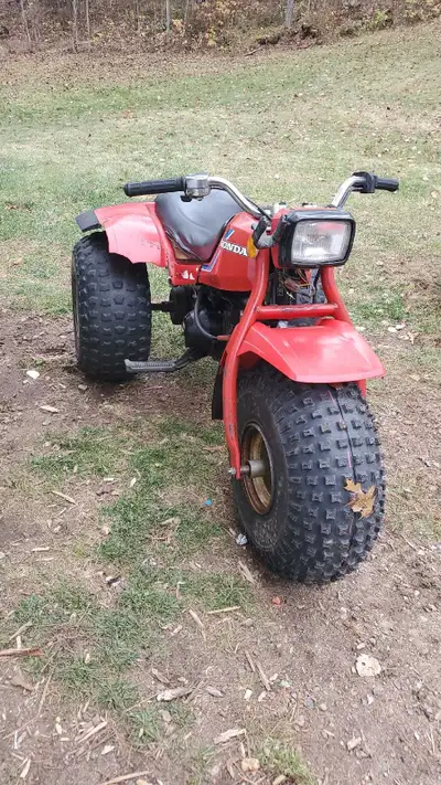 Runs drives has ownership High and low work Doesn't smoke Comes with front and rear rack Oem carb co...