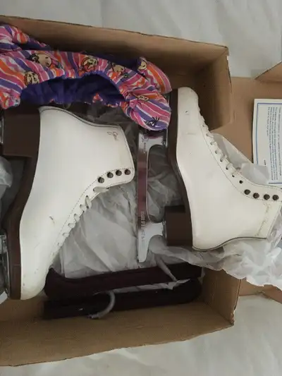 Gam Celebrity Josee Chouinard Patins/Figure skates gr.4 1/2 Prof, View more