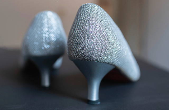 Black pops, Silver pops in Women's - Shoes in City of Toronto - Image 4