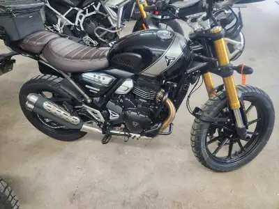 Selling my used 2024 Triumph Scrambler 400x. Includes upper and lower crash bars. Skid plate. Bark b...