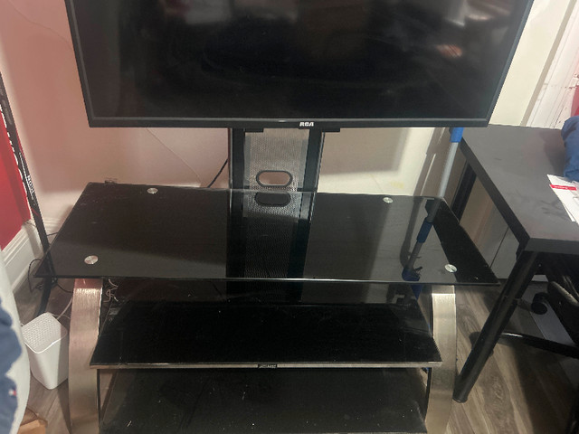 Tv and stand (accepting offers) in TV Tables & Entertainment Units in Oshawa / Durham Region - Image 2