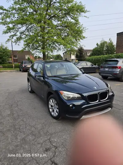 2013 BMW X1 xDrive28i. Features a panoramic sunroof, 190,000 km, acceptable exterior, excellent mech...