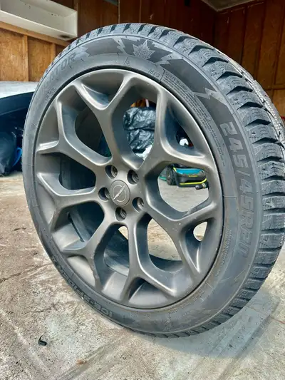 Used like new 4 Rims and tires are for sale. Price are negotiable. Bolt pattern is 5✖️115 20 inch ri...