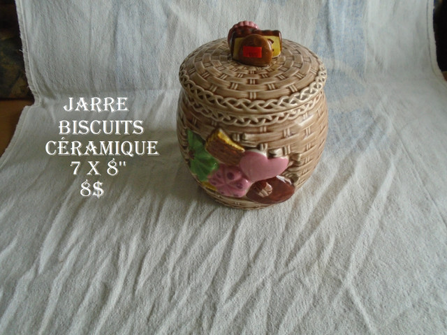 Jarre @ biscuits ou autre céramique in Kitchen & Dining Wares in Lanaudière