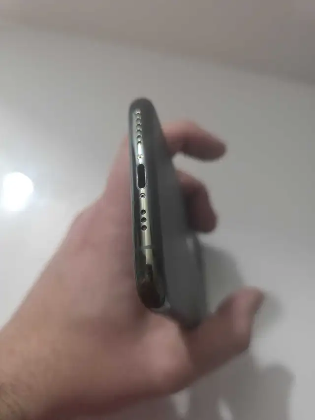 iphone 11 pro 256gb in Cell Phones in Saint John - Image 6