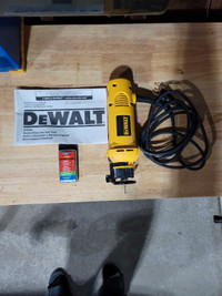 Dewalt DW660 Cut-Out Tool Drywall
