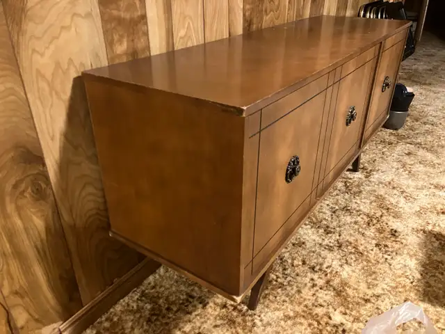 Mid-Century Modern Credenza in TV Tables & Entertainment Units in Markham / York Region - Image 3