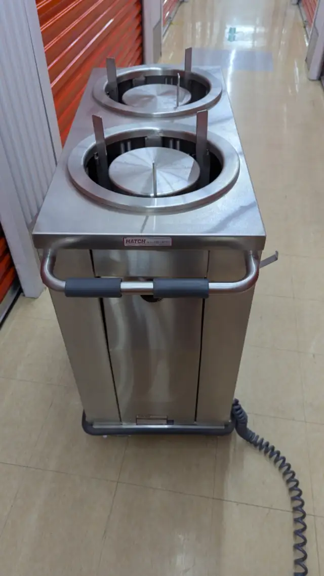 Hatch Industries Plate Dispenser in Industrial Kitchen Supplies in Laval / North Shore - Image 5