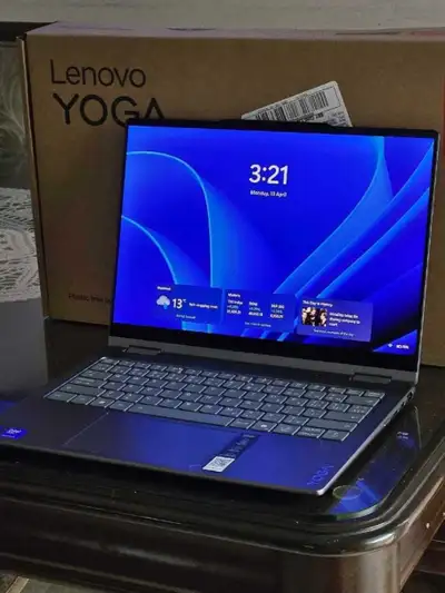 $950 Lenovo Yoga 7 Laptop OLED à vendre, View more