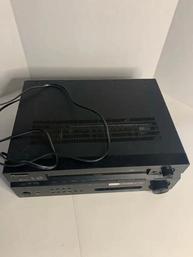 Pioneer Receiver in Stereo Systems & Home Theatre in Calgary - Image 4