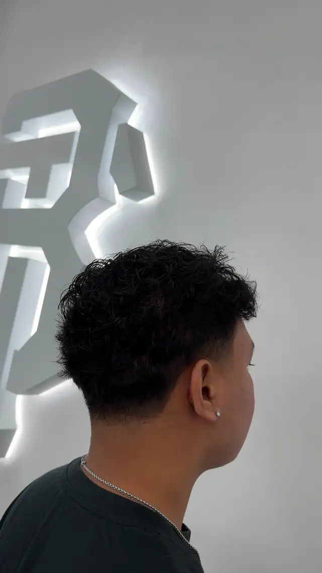 Free Apprentice Haircuts | Barber Theory Toronto in Health and Beauty Services in City of Toronto - Image 9