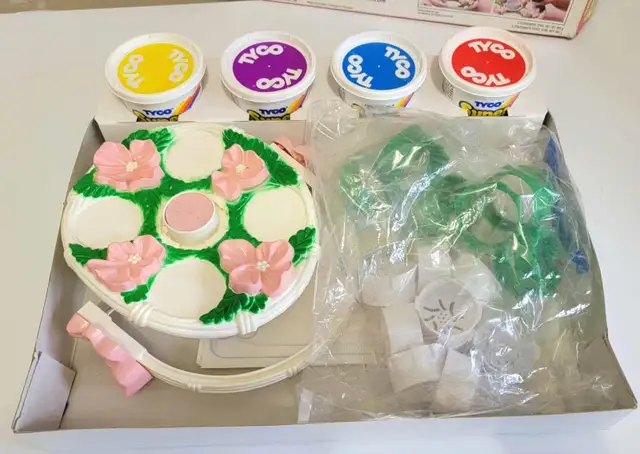 Vintage 1987 Tyco Flower Makin Basket Play Doh Complete with Box62863734267650123