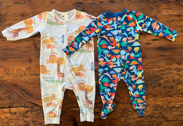 Lot de 9 articles pour bébé 6-9 mois dans Vêtements - 6 à 9 mois  à Shawinigan - Image 4