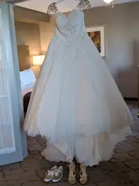 Wedding dress size 18 ballgown $1500