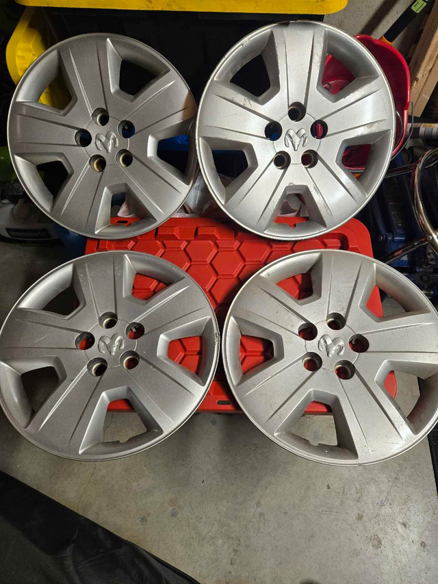 Dodge Hubcaps in Tires & Rims in Gatineau