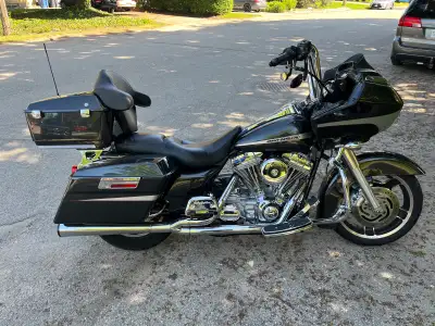 2006 Harley Davidson Road Glide Black Pearl 62,500kms Carlini 13” Apes Black braided lines 2 into 1...