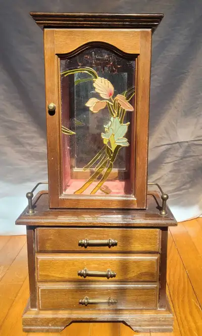 Victorian Dresser Themed Jewlery Box, View more
