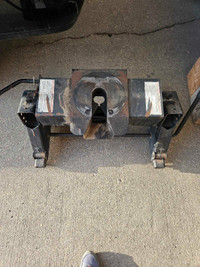 Rees 16k fifthwheel slider hitch 