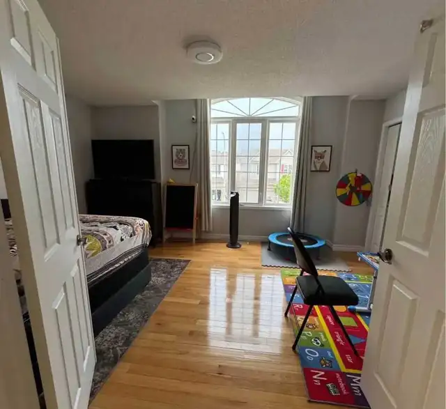 Room available for sharing in Room Rentals & Roommates in Kitchener / Waterloo - Image 3