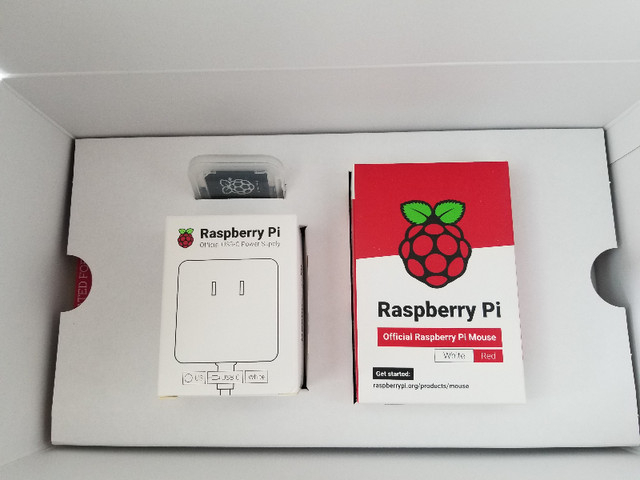 Raspberry Pi 400 complete kit dans Ordinateurs de bureau  à Ouest de l’Île - Image 3