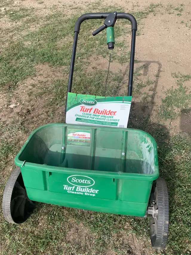 Storage container sell off, chairs, tables, bedframes in Multi-item in Vernon - Image 4