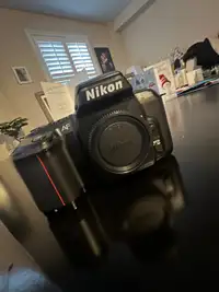  Nikon F601 35 mm camera film 